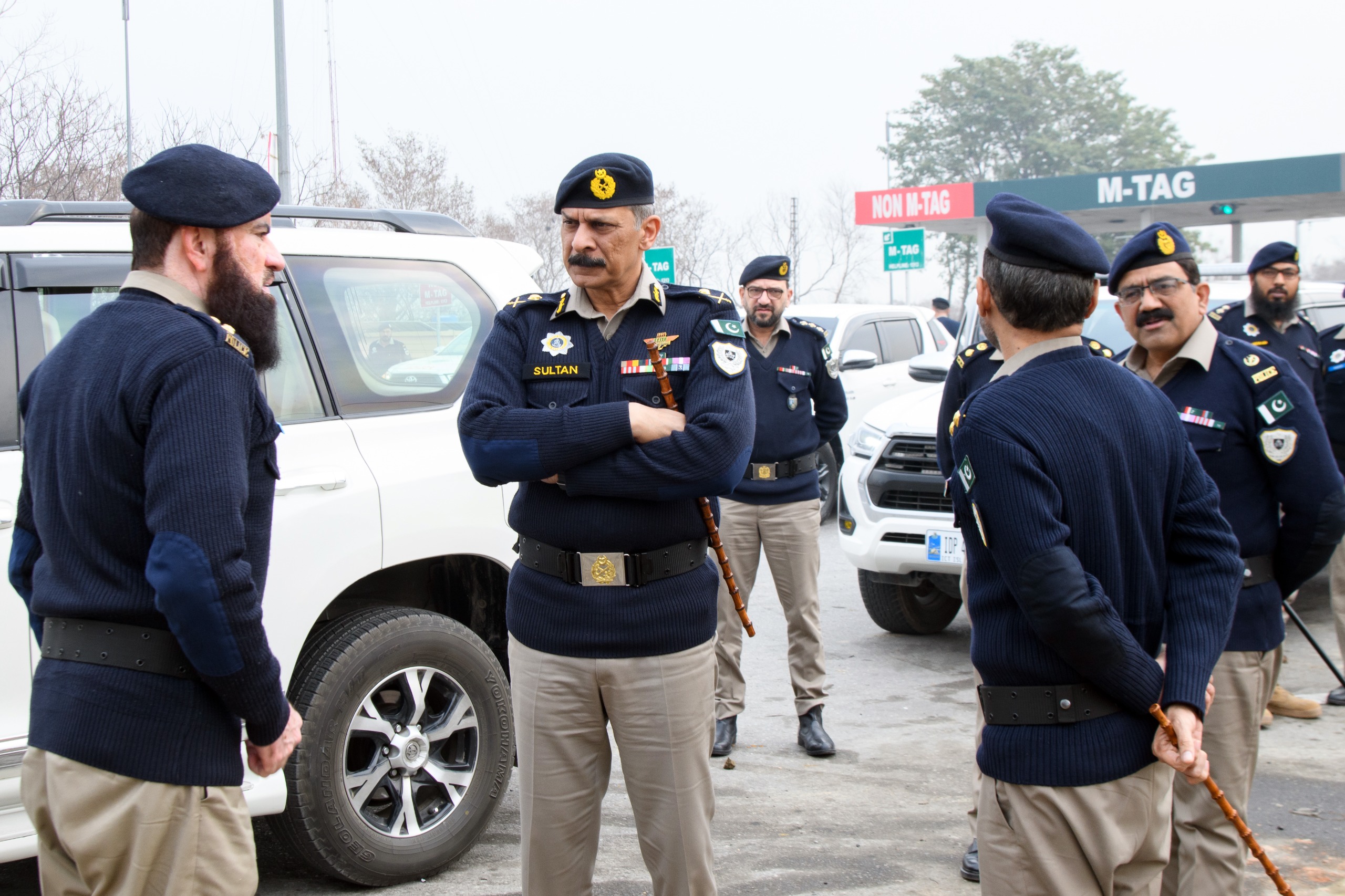 IG NHMP SULTAN AHMED CHAUDHRY CONDUCTS SURPRISE VISIT TO MOTORWAY M-1 AND N-5 NORTH (GT ROAD).